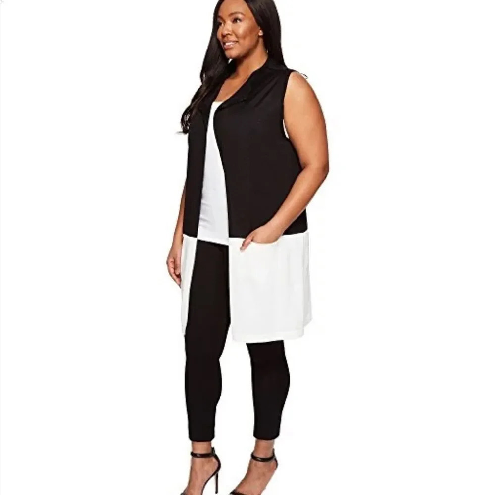 Black & White Knit sleeveless vest. - Picture 7 of 9